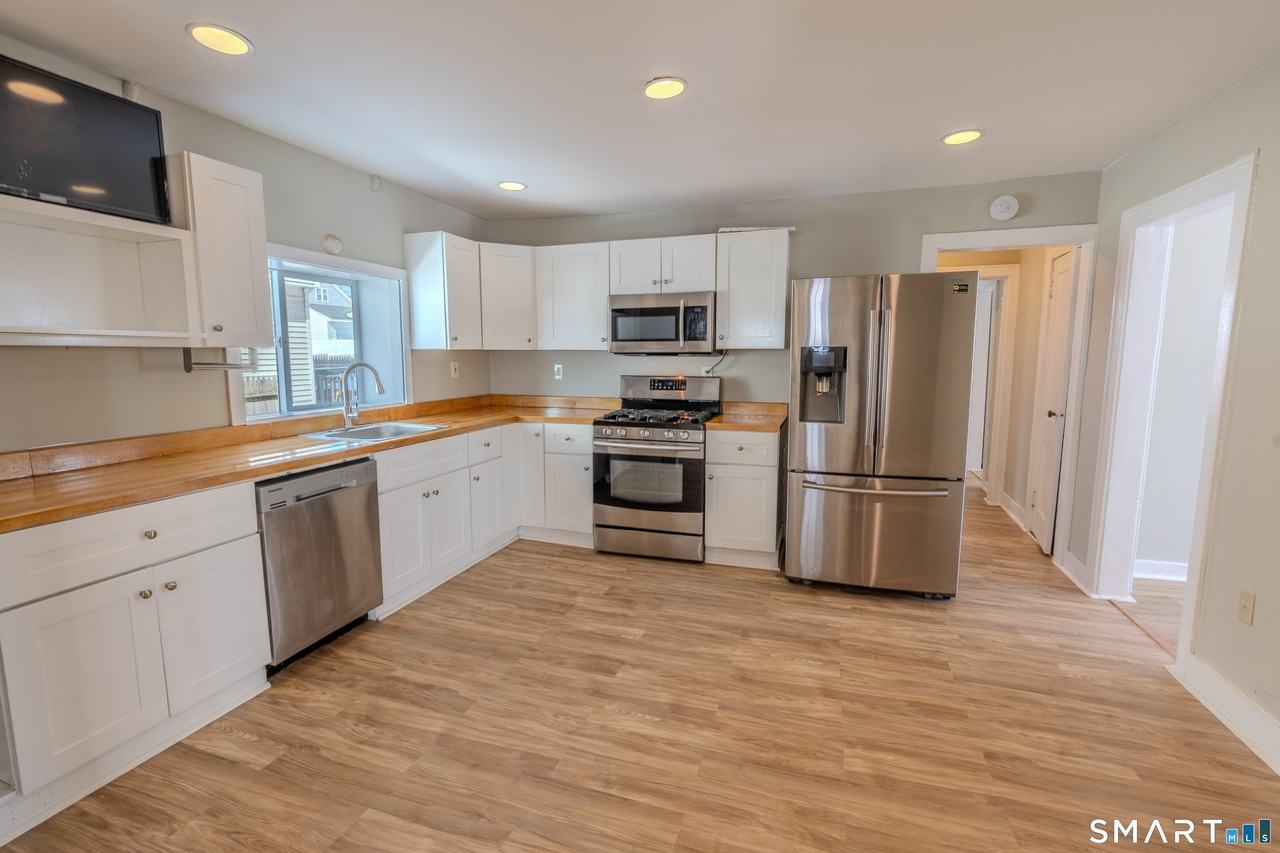 12 Jackson Ave - Photo 2 of 11
