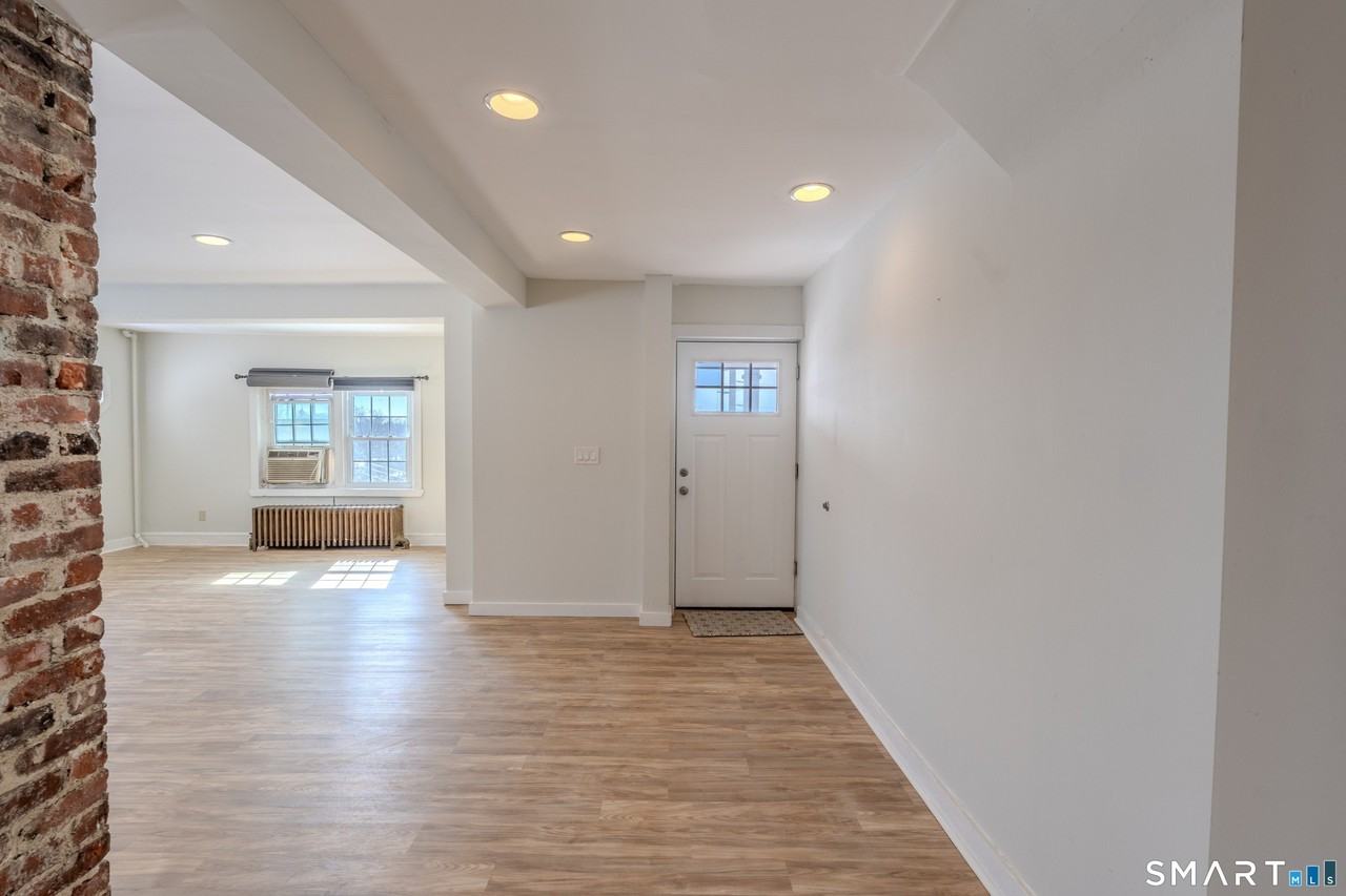 12 Jackson Ave - Photo 3 of 11