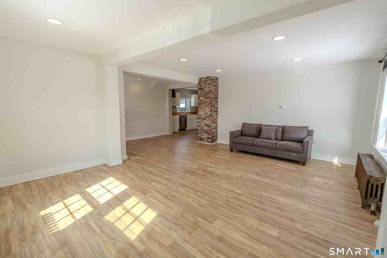 12 Jackson Ave - Photo 4 of 11