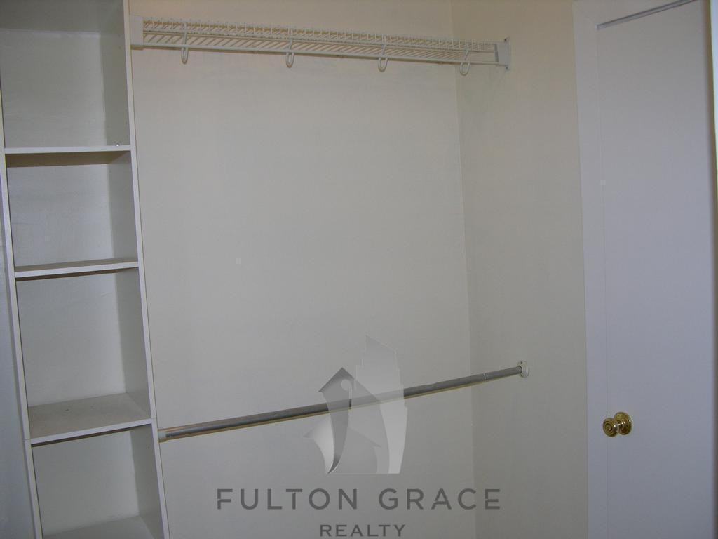 4521 N Malden St #206 - Photo 4 of 6