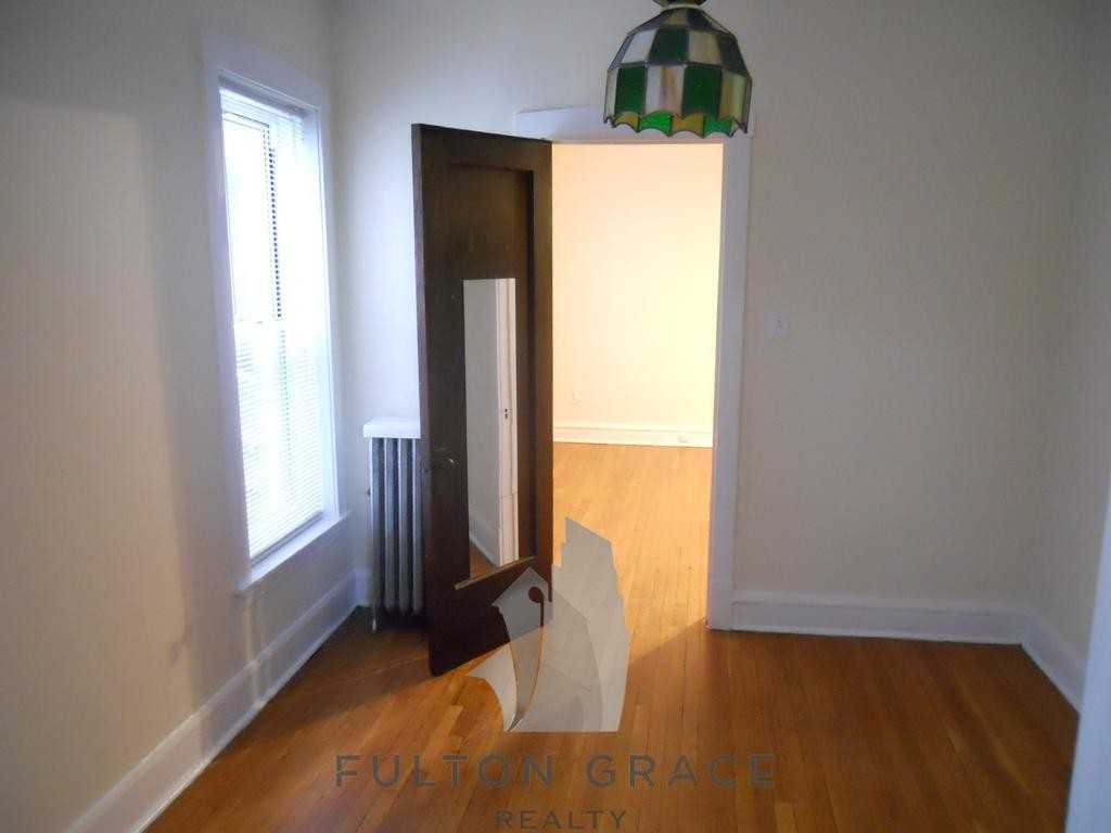 4407 N Malden St #09-1F - Photo 3 of 7