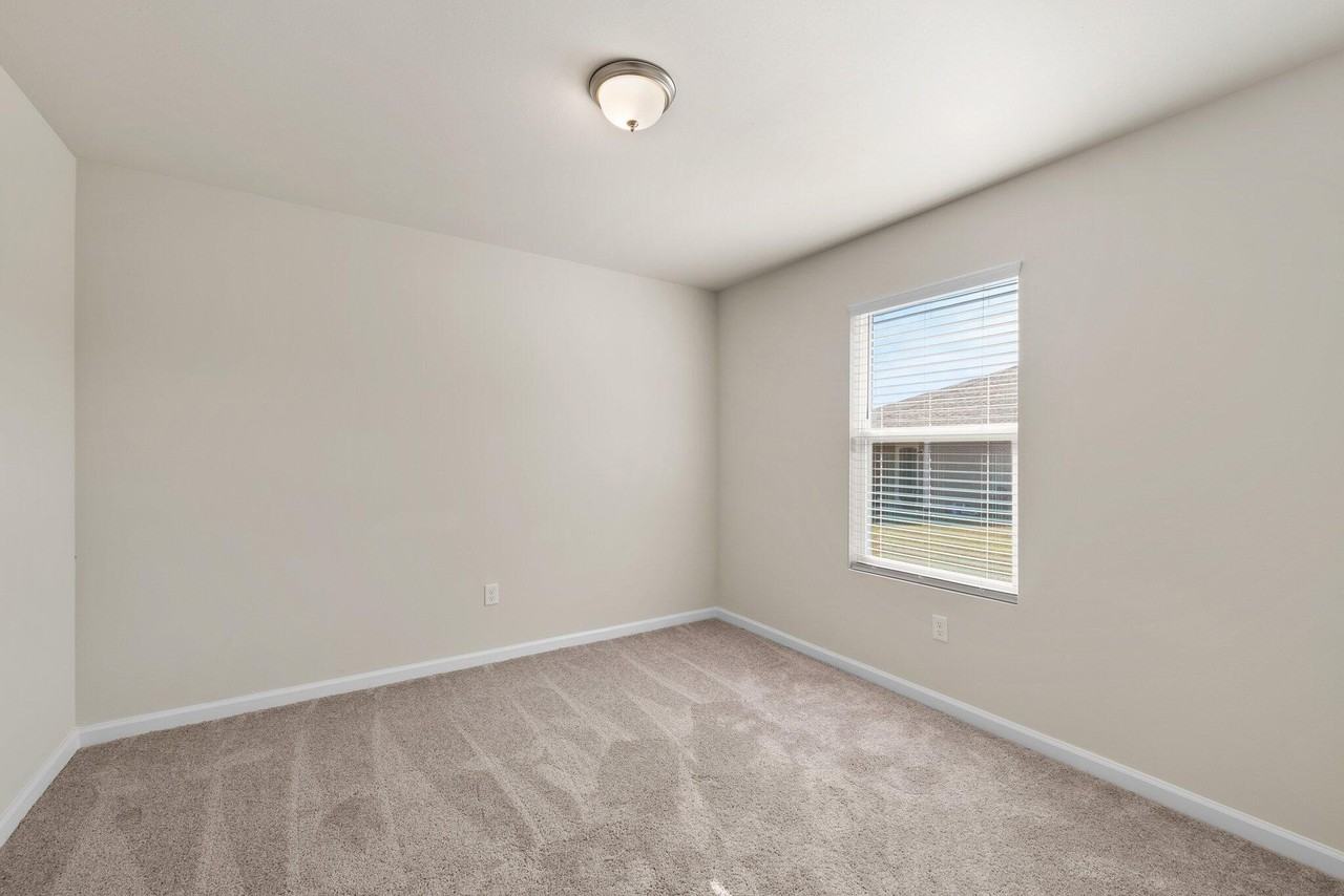 511 Whispering Creek Ave - Photo 5 of 34