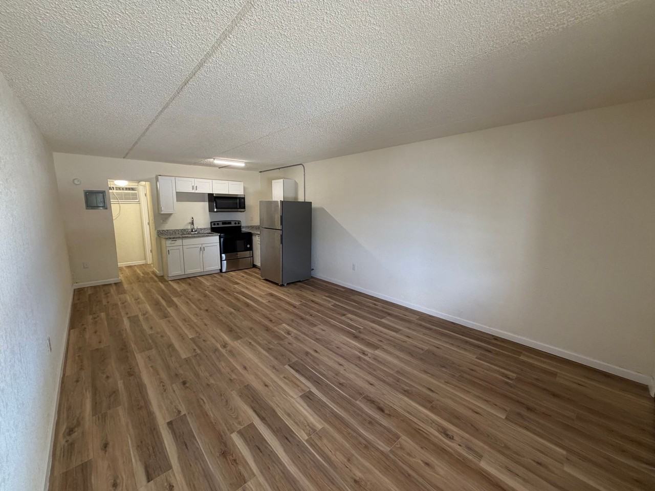 Driftwood Apartments 1280 Whitfield Ave · Sarasota, FL 34243 - Photo 2 of 9