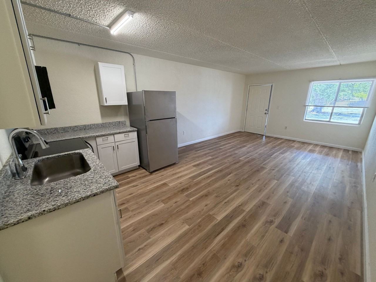 Driftwood Apartments 1280 Whitfield Ave · Sarasota, FL 34243 - Photo 4 of 9