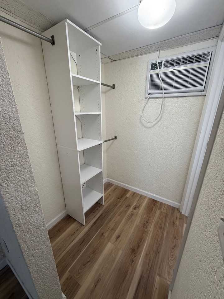 Driftwood Apartments 1280 Whitfield Ave · Sarasota, FL 34243 - Photo 6 of 9