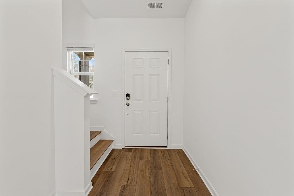 103 Dewitt Dr - Photo 6 of 50