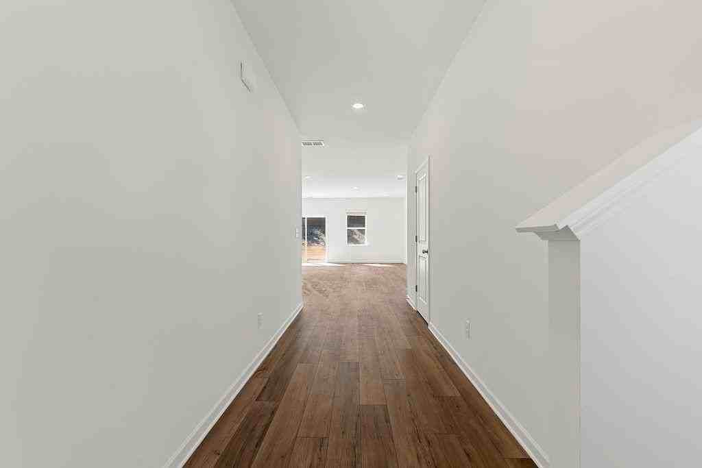 103 Dewitt Dr - Photo 7 of 50