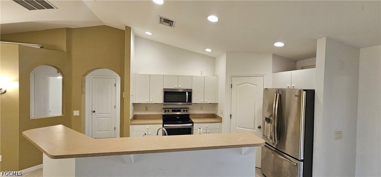 815 Porter St E - Photo 6 of 26