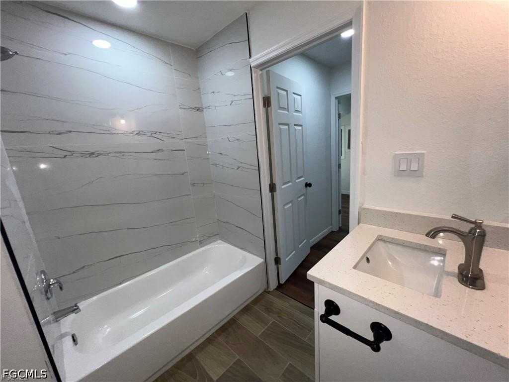 1270 Allen St #B - Photo 5 of 13