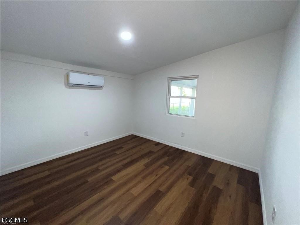 1270 Allen St #B - Photo 7 of 13