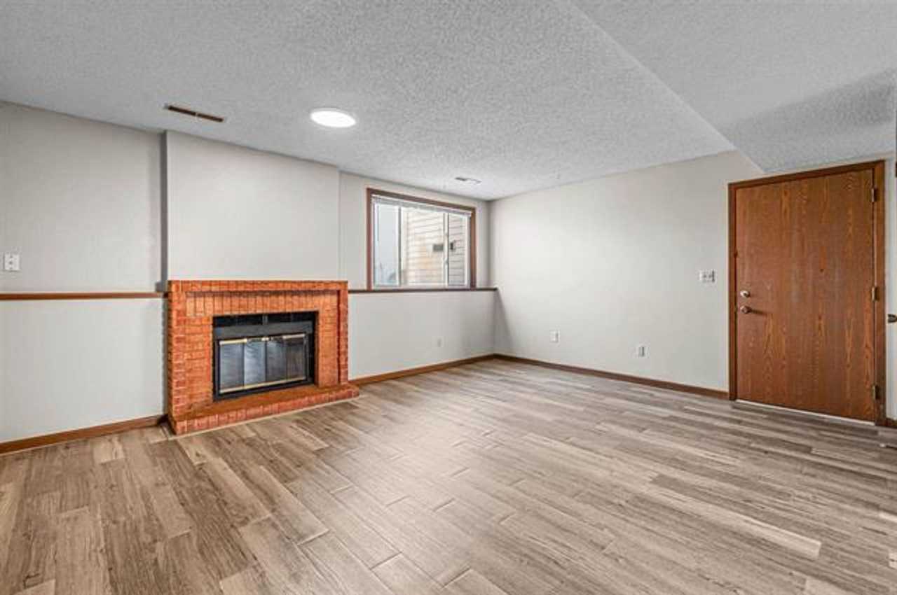 942 23rd Avenue Pl #01 - Photo 4 of 21