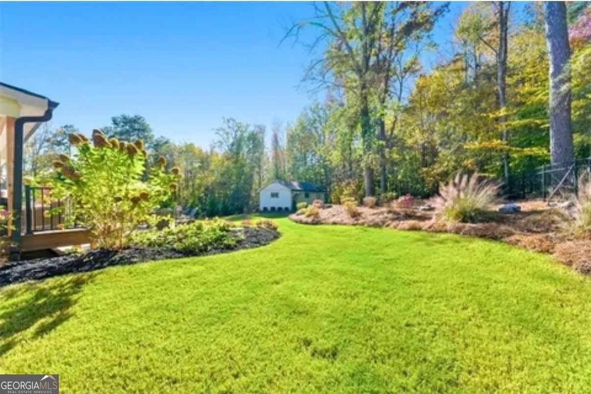 5006 Suwanee Dam Rd - Photo 4 of 9
