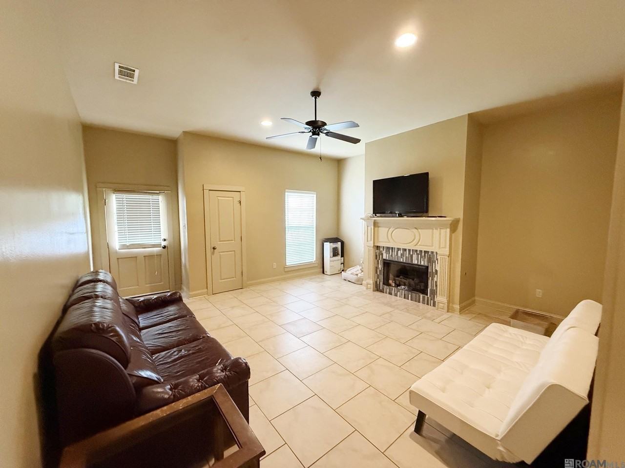 9441 Boone Dr - Photo 2 of 8