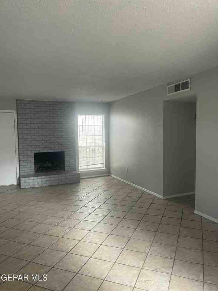 8614 Mettler Dr - Photo 2 of 9