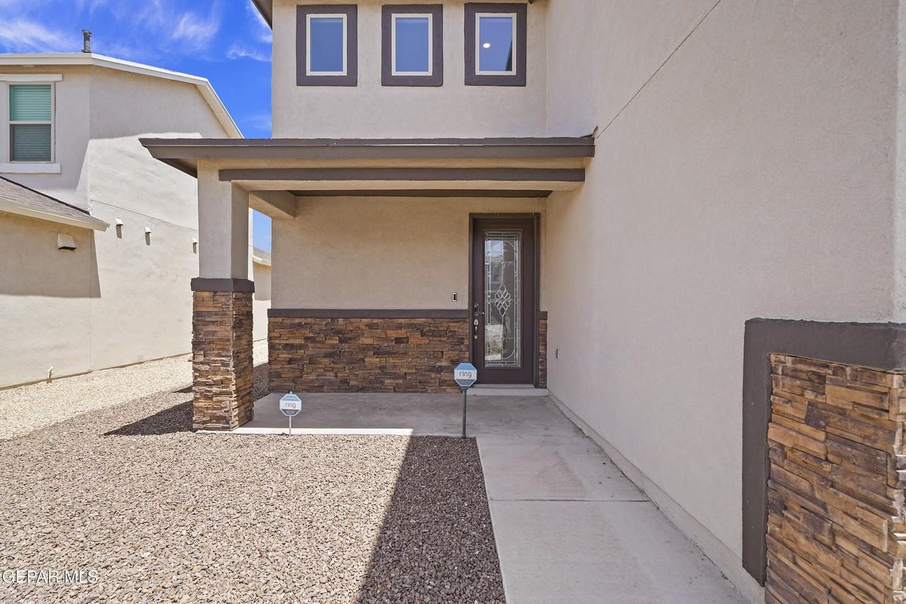 12245 Desert Pine Ave - Photo 4 of 34