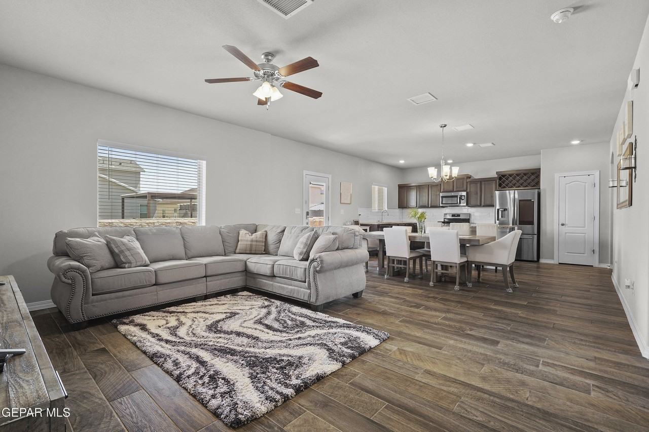 12245 Desert Pine Ave - Photo 5 of 34