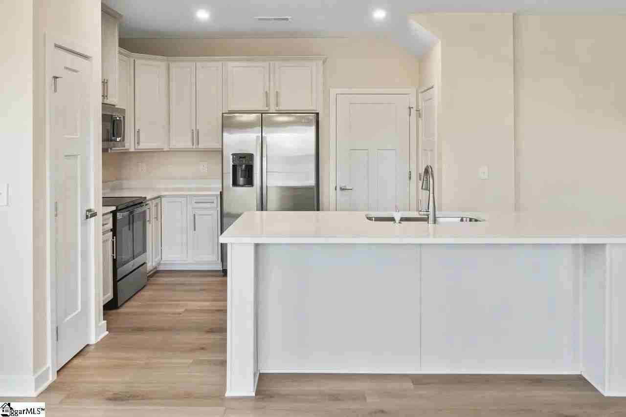 534 Martin Creek Dr - Photo 6 of 28