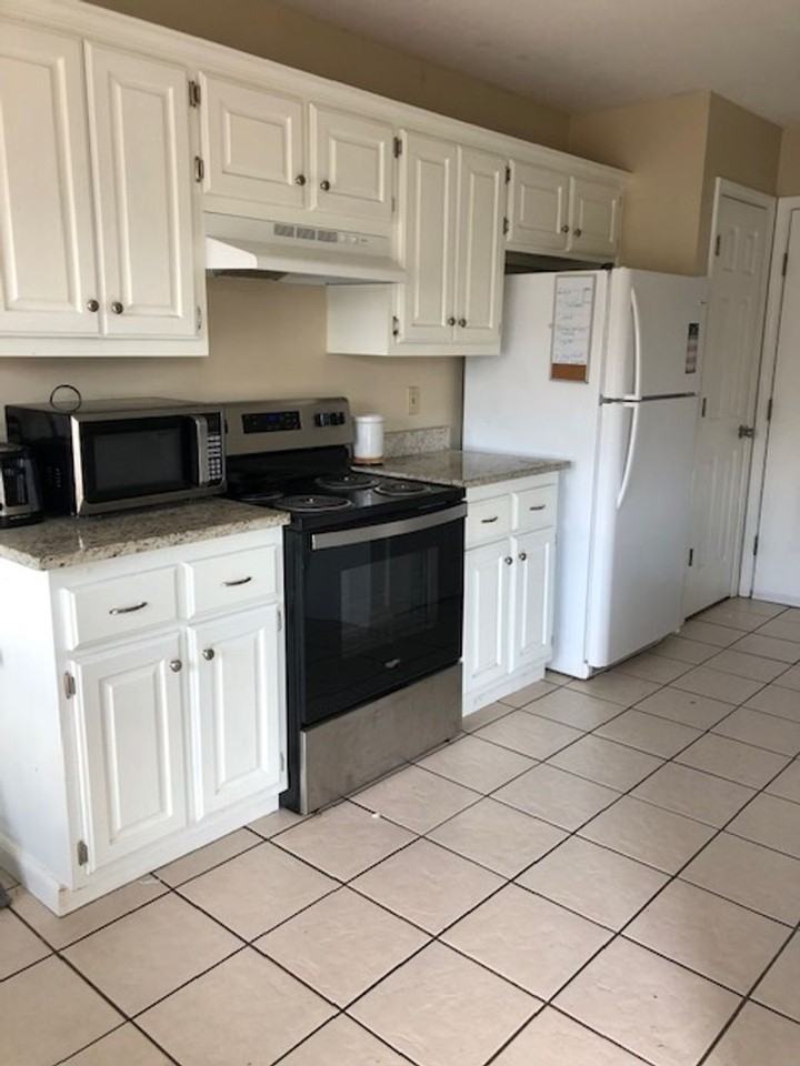 315 Village Dr - Photo 2 of 7