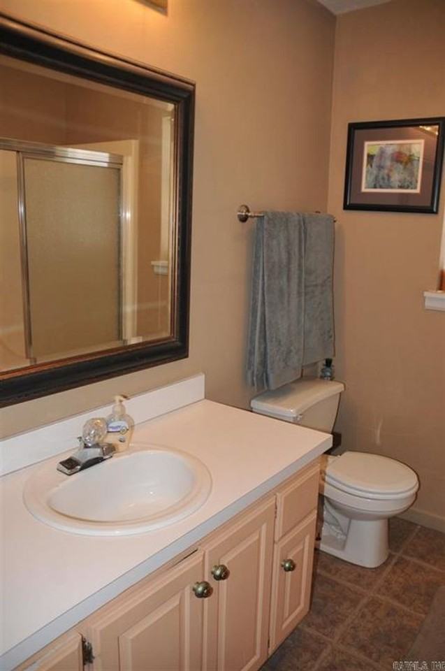 315 Village Dr - Photo 5 of 7