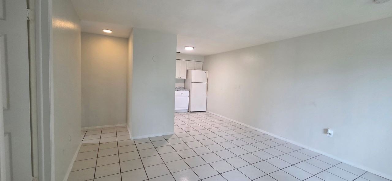 528 102nd Ave N - Photo 3 of 14