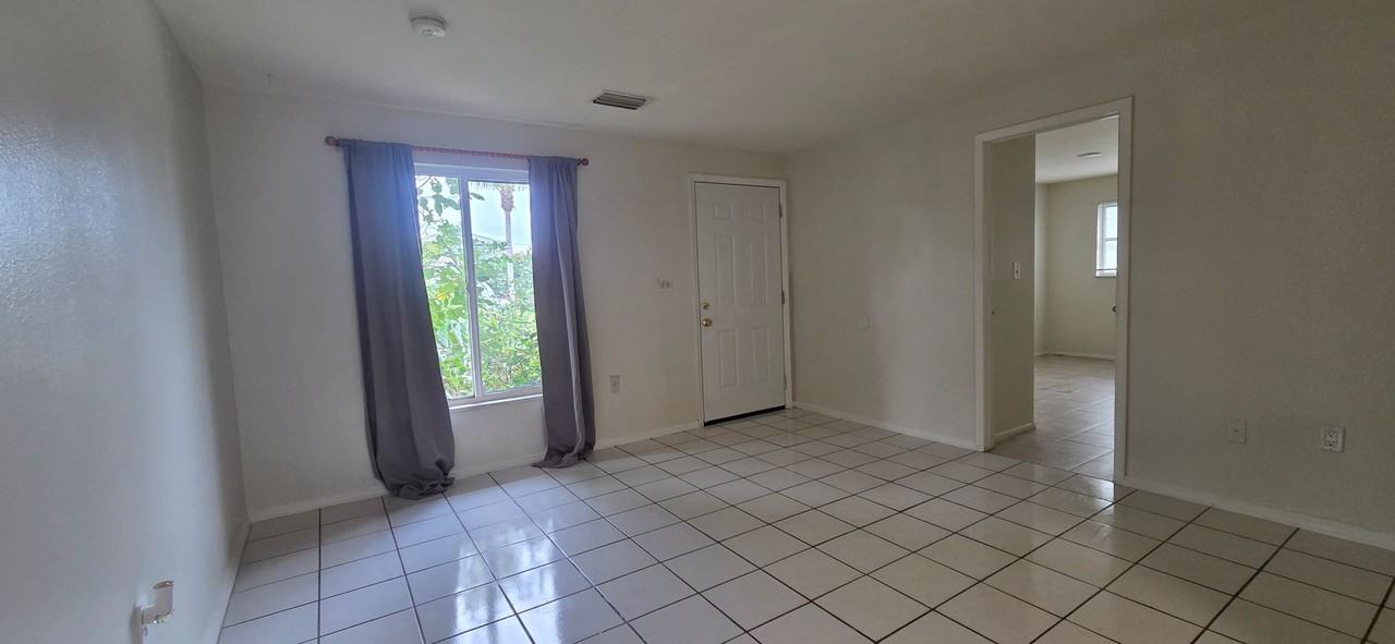 528 102nd Ave N - Photo 5 of 14