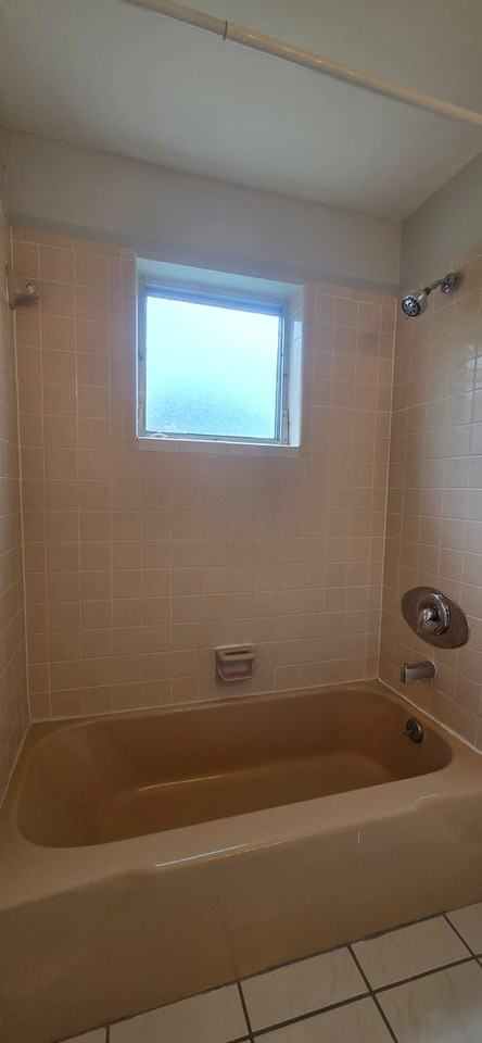 528 102nd Ave N - Photo 7 of 14