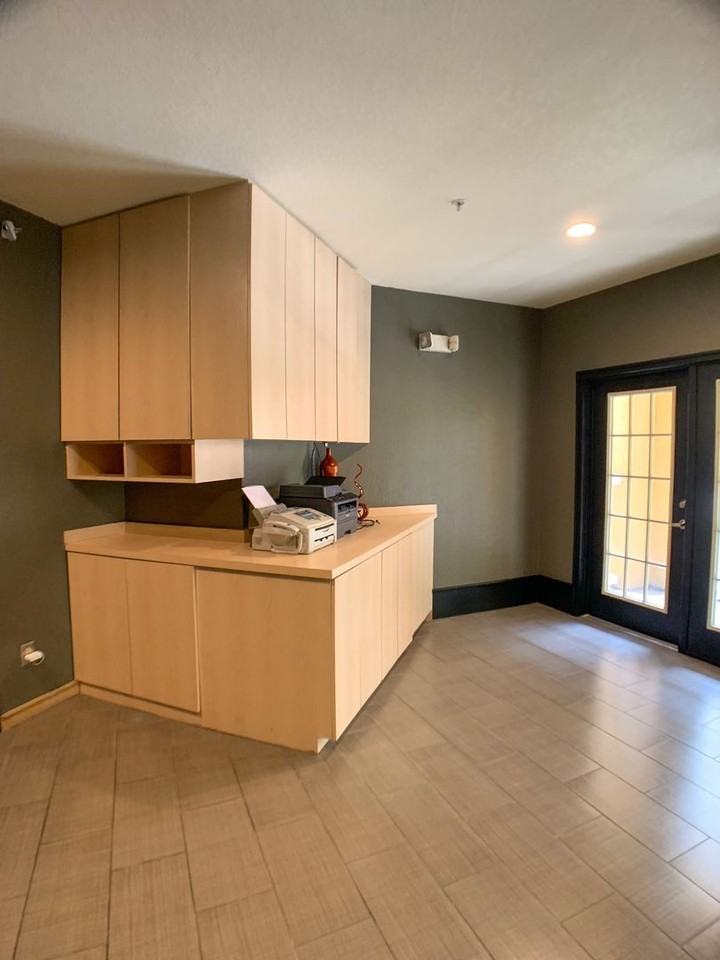 860 N Orange Ave - Photo 6 of 12