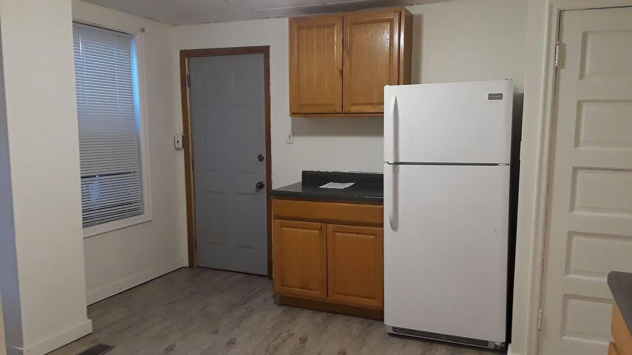 217 E 7th St - Photo 5 of 16