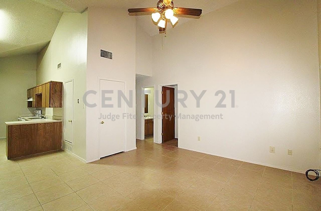 1110 Curtis Dr - Photo 3 of 11
