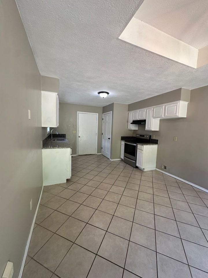 4766 S Alex Ct - Photo 4 of 14