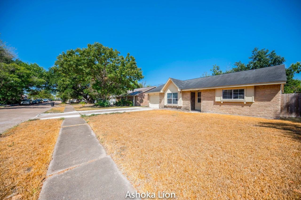 5326 Heathercrest St - Photo 2 of 31