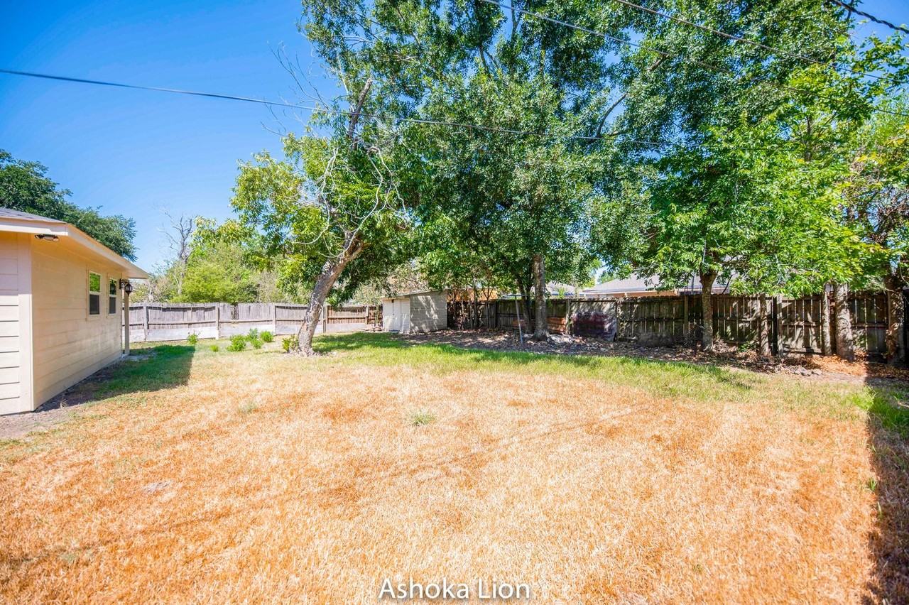 5326 Heathercrest St - Photo 6 of 31