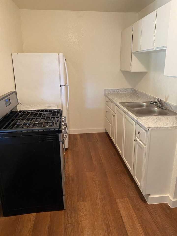 5408 Little Creek St - Photo 2 of 13