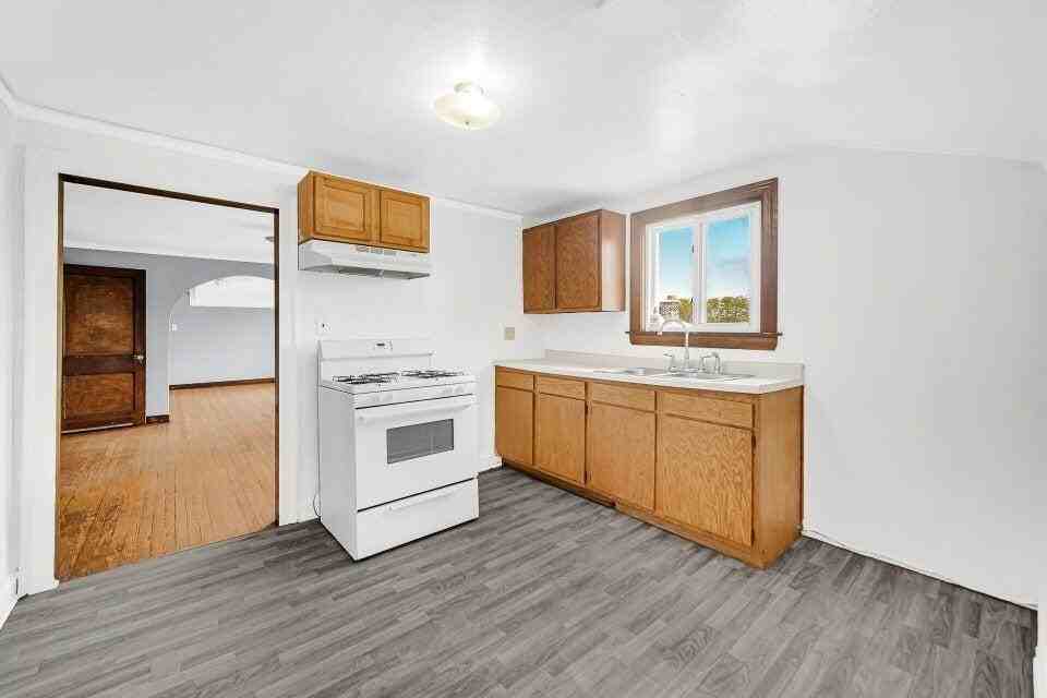 650 119th St #2 - Photo 4 of 17