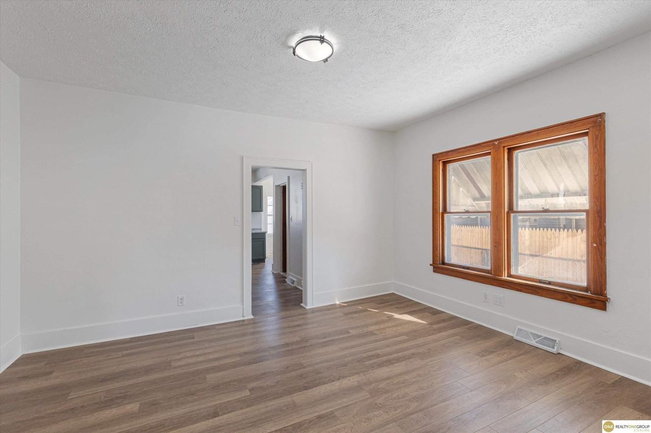 2020 7th Ave - Photo 7 of 24