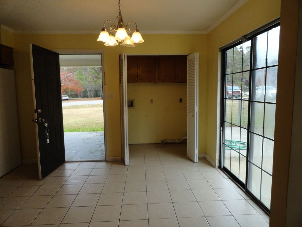 4141 Pebble Creek Dr - Photo 3 of 9