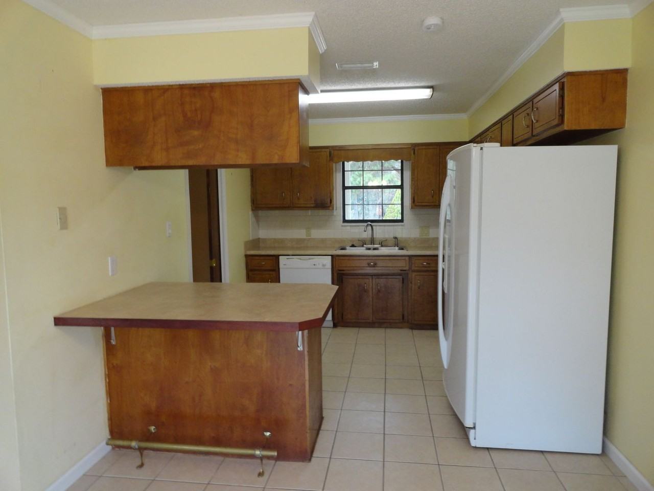 4141 Pebble Creek Dr - Photo 4 of 9