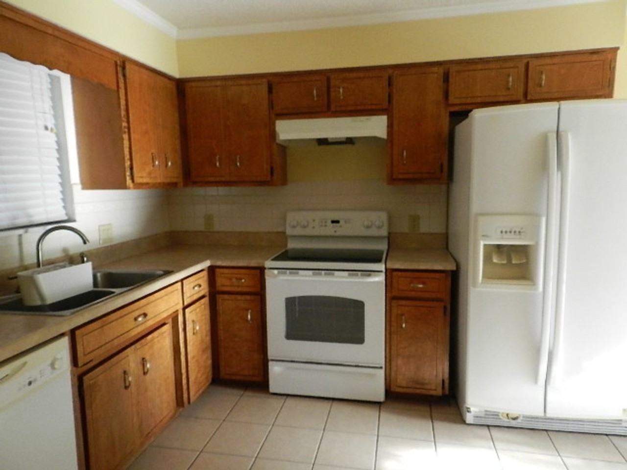 4141 Pebble Creek Dr - Photo 5 of 9
