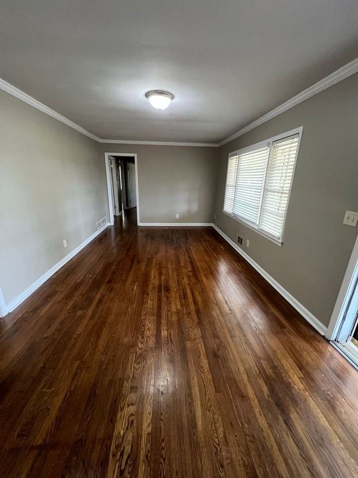1958 Prospect Rd - Photo 3 of 14