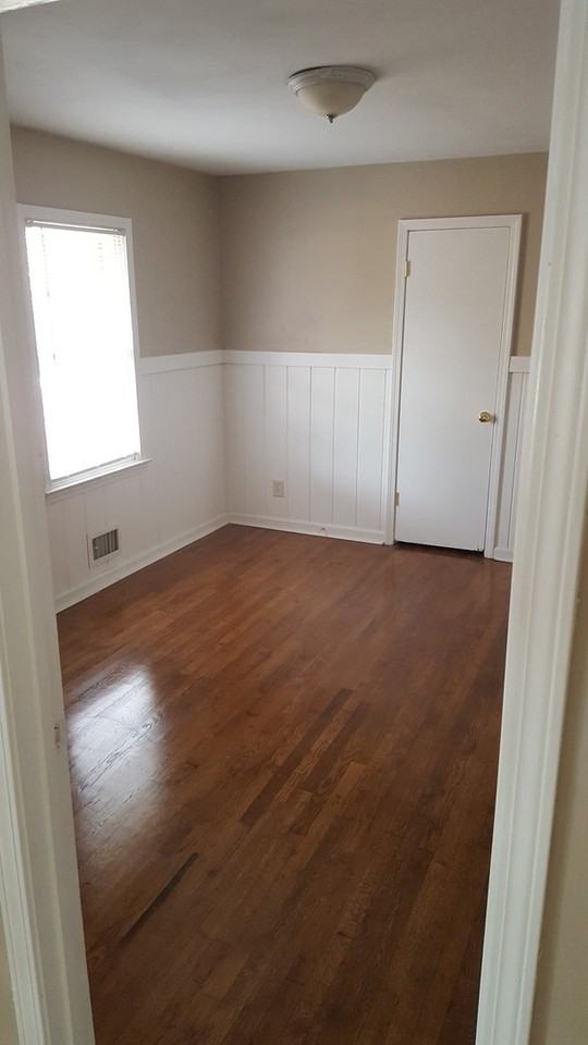 1958 Prospect Rd - Photo 6 of 14