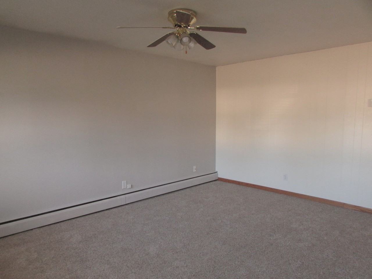 3204 Oak Ave - Photo 2 of 15