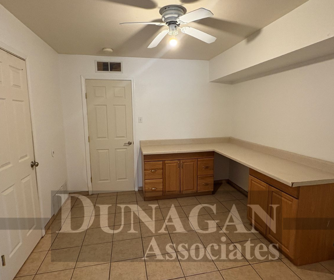 1020 Birch Ln - Photo 5 of 11