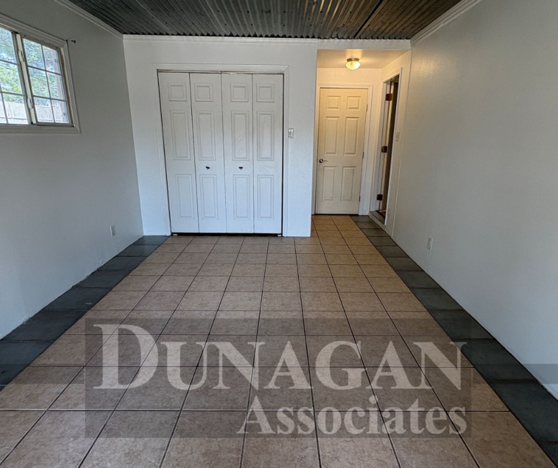 1020 Birch Ln - Photo 7 of 11