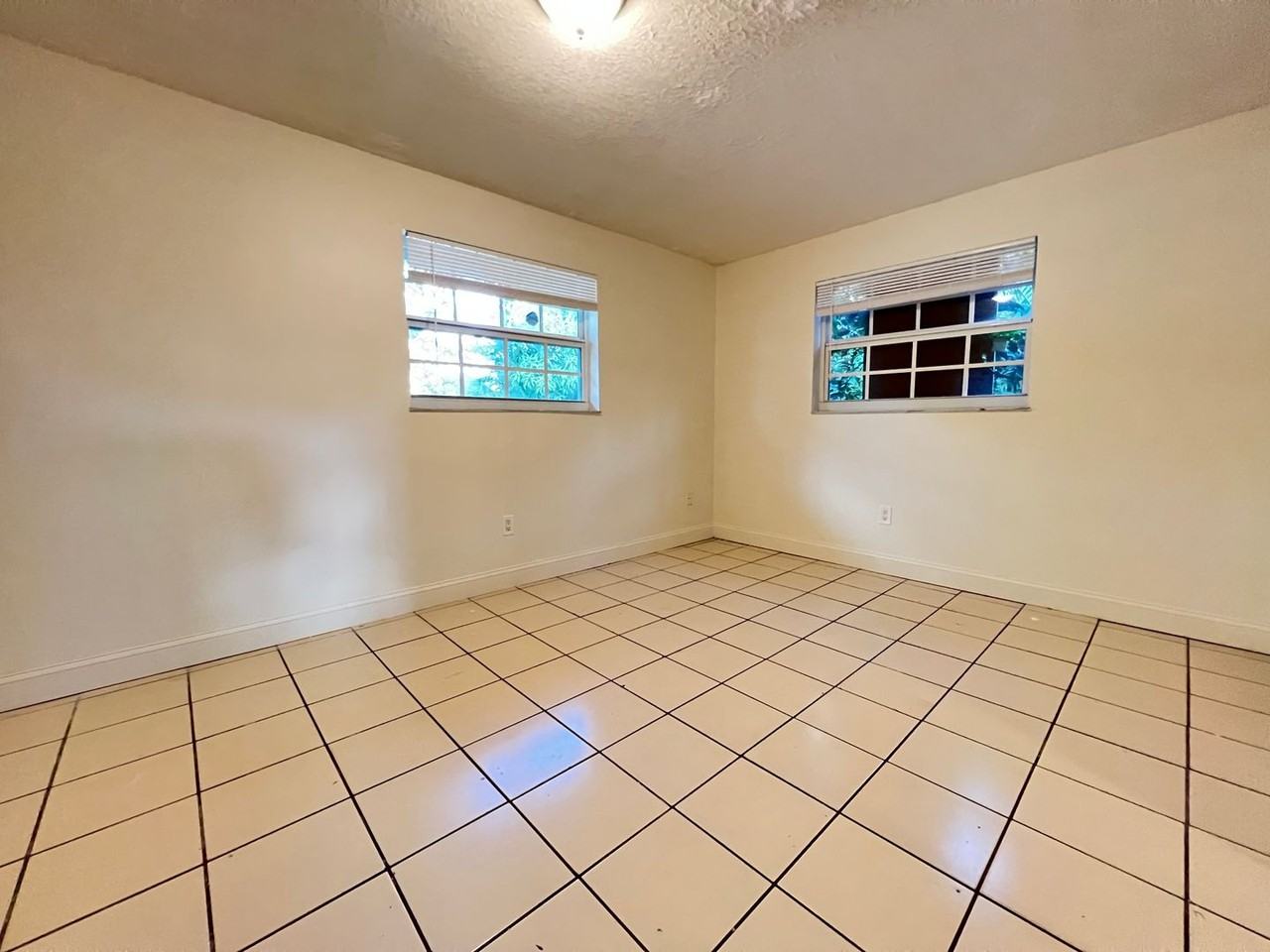2448 Sw 42nd Ter - Photo 7 of 9