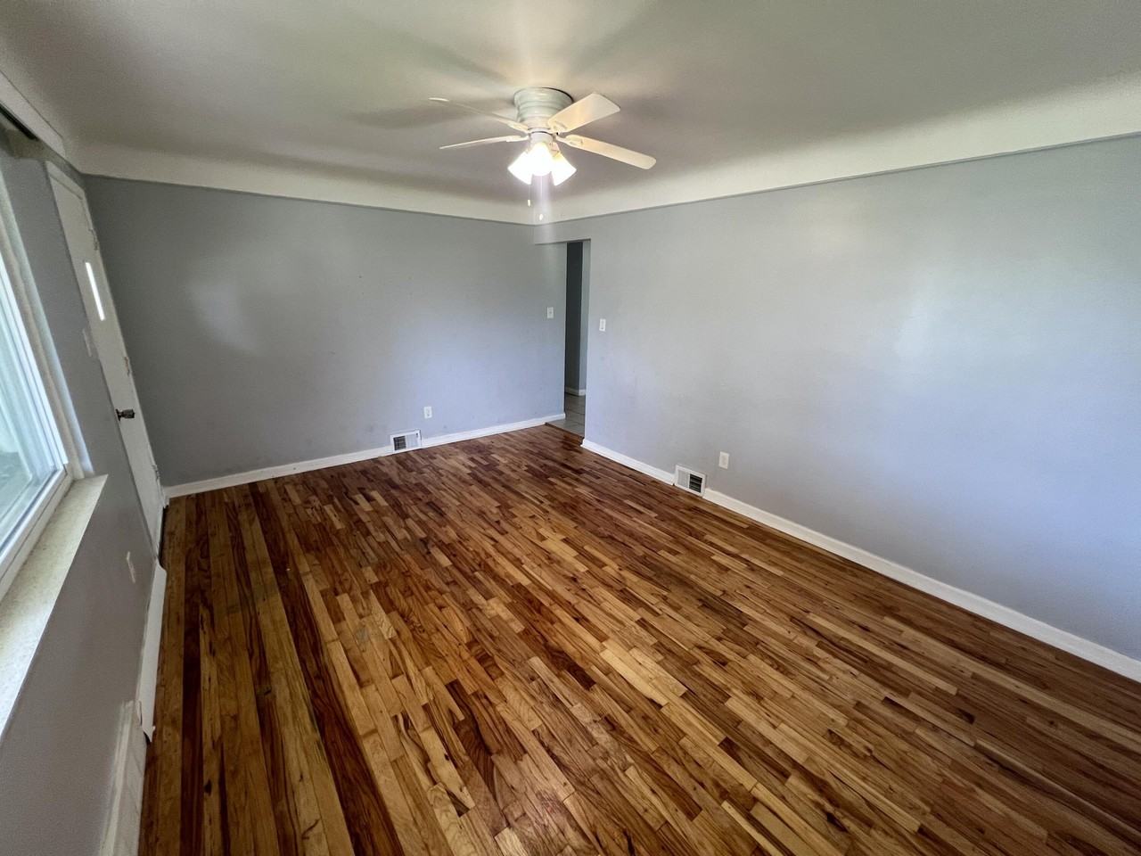2252 Winston Dr - Photo 4 of 19