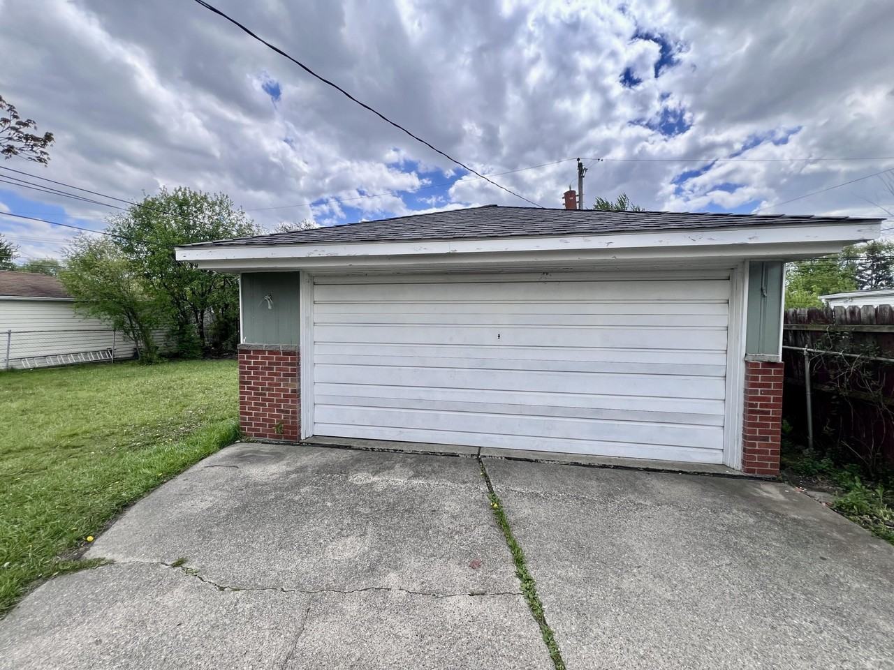 2252 Winston Dr - Photo 4 of 21