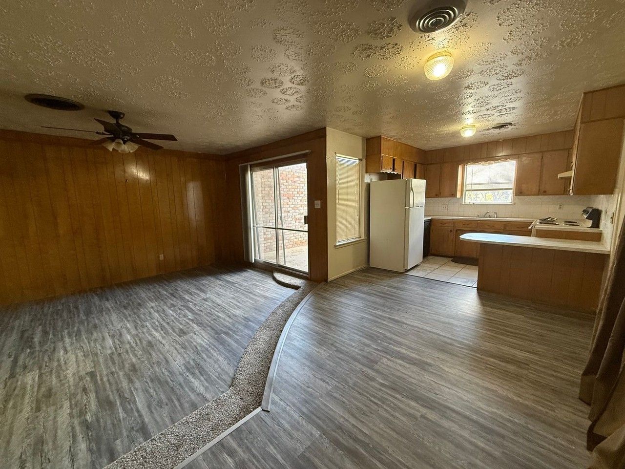 2-2701 Pagewood Ave - Photo 2 of 27