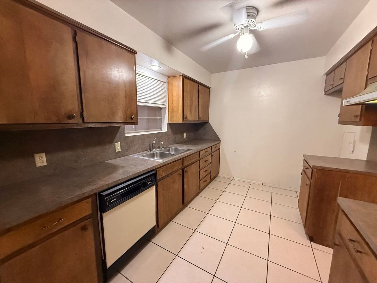 Fair Palms Pl - Photo 6 of 23