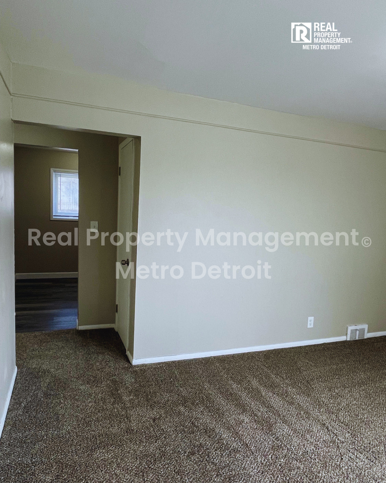1173 Featherstone Rd - Photo 3 of 14