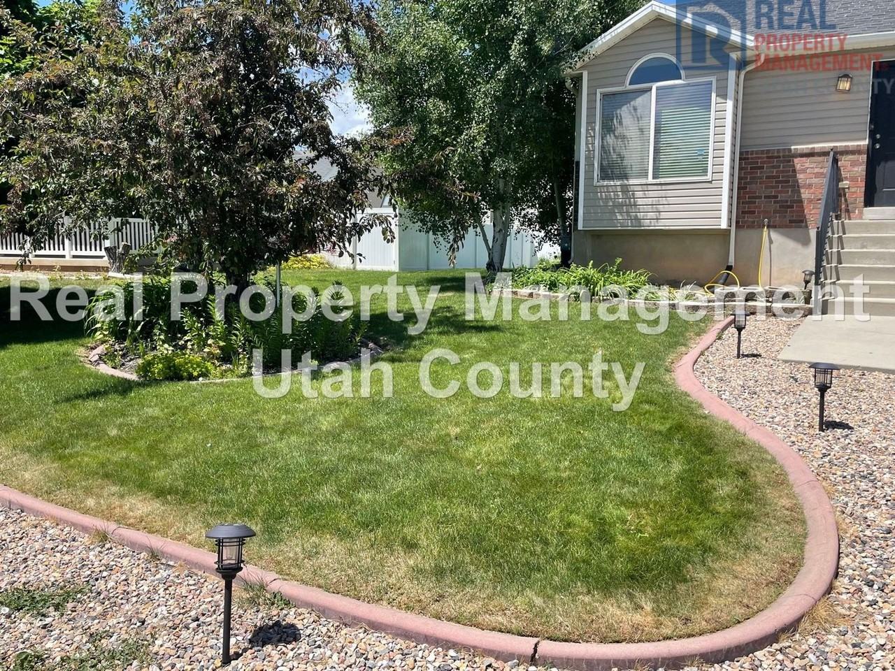 2067 E 1400 S - Photo 2 of 26